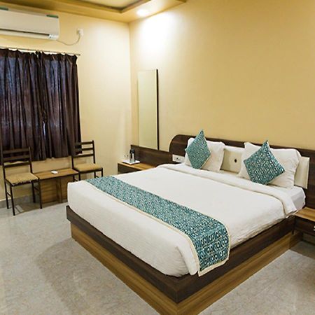 Hotel Somnath Daksh Exterior photo
